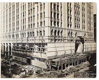 WURTS BROTHERS PHOTOGRAPHERS (1894-1979) Packet of photos from construction of the Woolworth Building. 1910-1913.